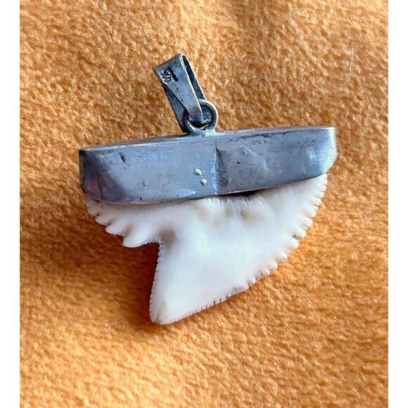 Vintage Sterling Silver Shark Tooth Pendant – Onyx Cabochon 925 Surf Boho 3g - Picture 3 of 5
